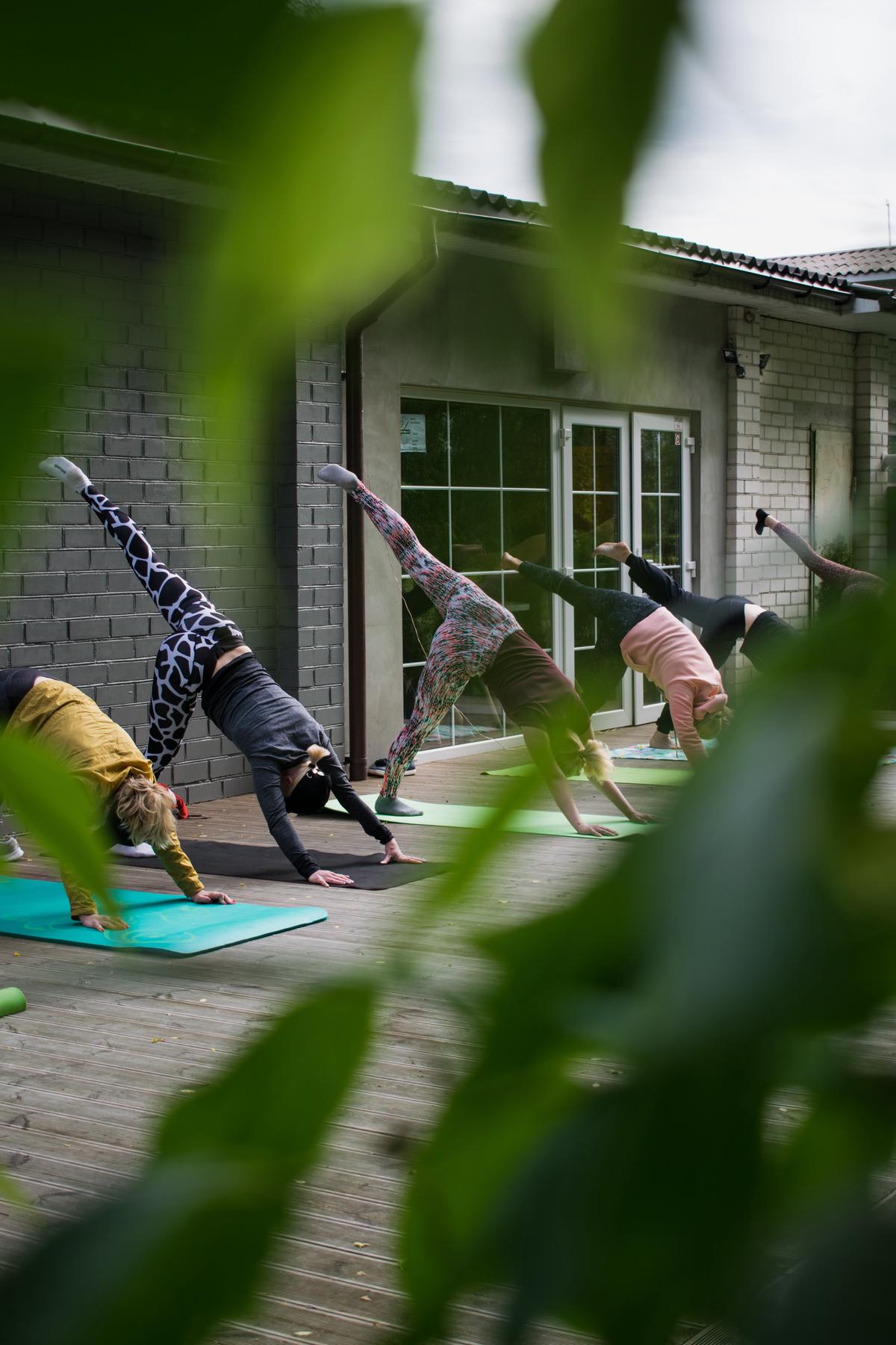 A person doing aerobic exercises to strengthen the lower back and core muscles.