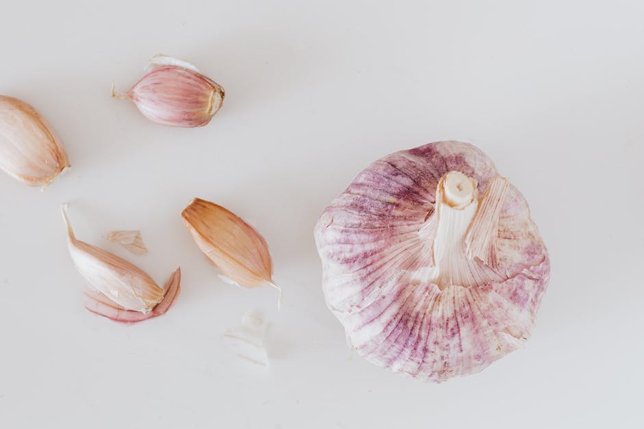 Image of a person preparing garlic tea